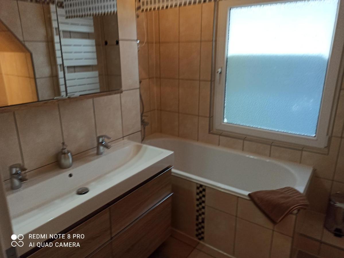 Ferienwohnung "An Der Geest 2" Buxtehude Bagian luar foto
